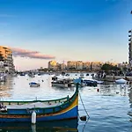 Luxurious Seafront Aparments - Chains Spinola Apartment Saint Julian's