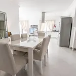 Luxurious Seafront Aparments - Chains Spinola Apartment