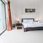 Luxurious Seafront Aparments - Chains Spinola * San Giuliano