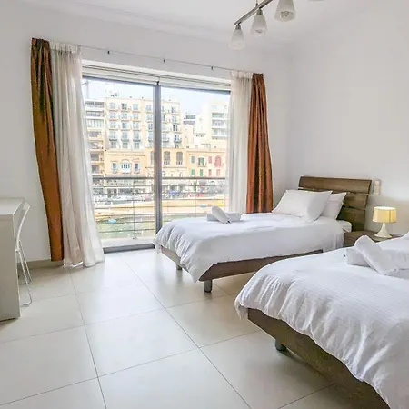 Apartman Luxurious Seafront Aparments - Chains Spinola *