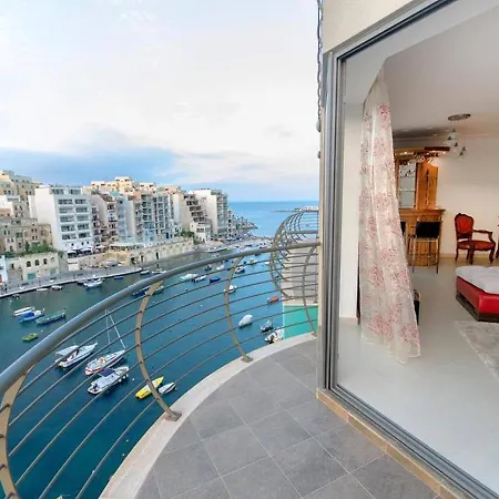 Luxurious Seafront Aparments - Chains Spinola Apartman *