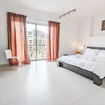 Luxurious Seafront Aparments - Chains Spinola *