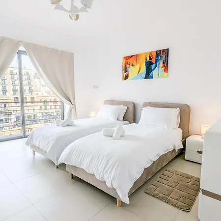 Luxurious Seafront Aparments - Chains Spinola *