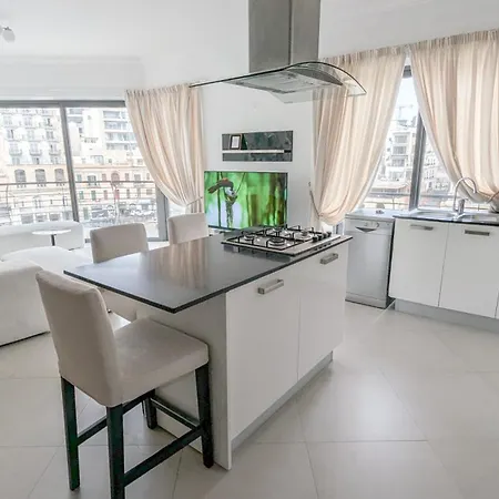 Apartment Luxurious Seafront Aparments - Chains Spinola *