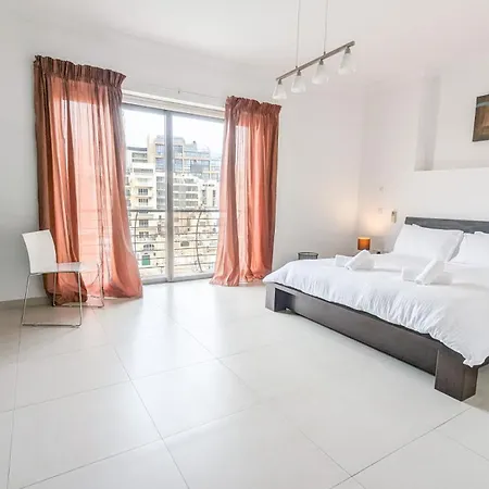 Luxurious Seafront Aparments - Chains Spinola *