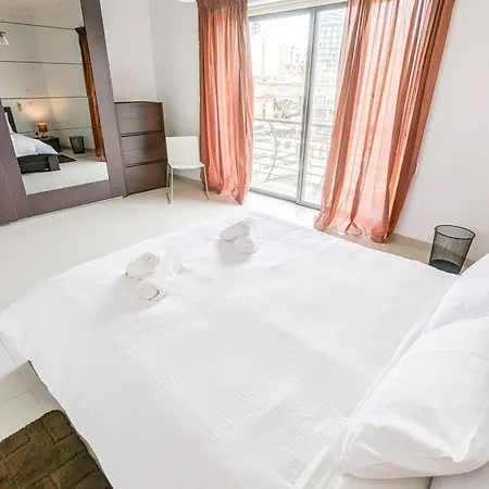 Apartment Luxurious Seafront Aparments - Chains Spinola *