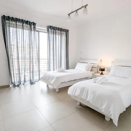 Luxurious Seafront Aparments - Chains Spinola Apartment *