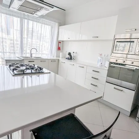 Luxurious Seafront Aparments - Chains Spinola Apartment Saint Julian's