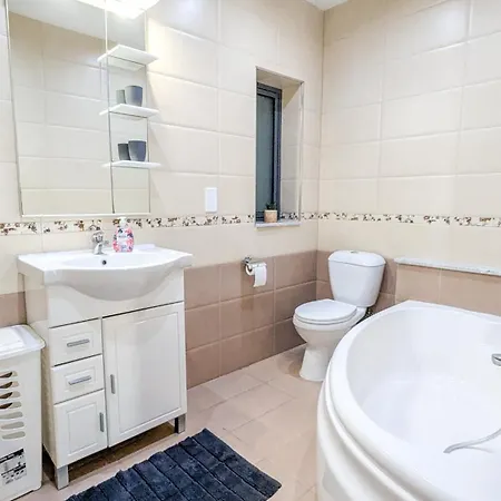 Luxurious Seafront Aparments - Chains Spinola Apartment *