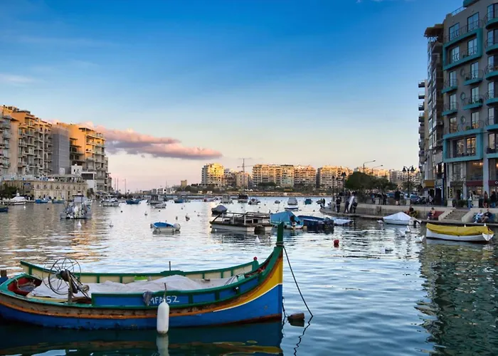 Luxurious Aparments - Chains Spinola Seafront Apartment Saint Julian's