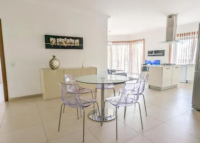 Luxurious Aparments - Chains Spinola Seafront Apartment Saint Julian's