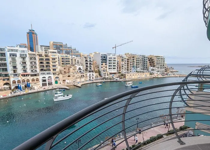 Luxurious Aparments - Chains Spinola Seafront Apartment Saint Julian's