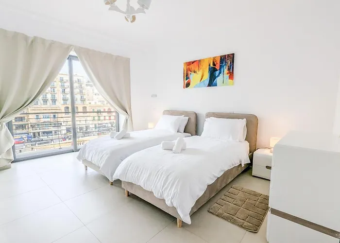 Luxurious Aparments - Chains Spinola Seafront *