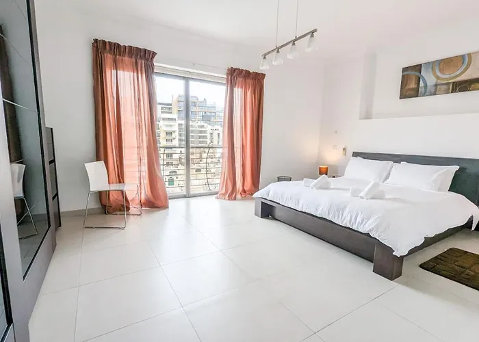 Luxurious Aparments - Chains Spinola Seafront *