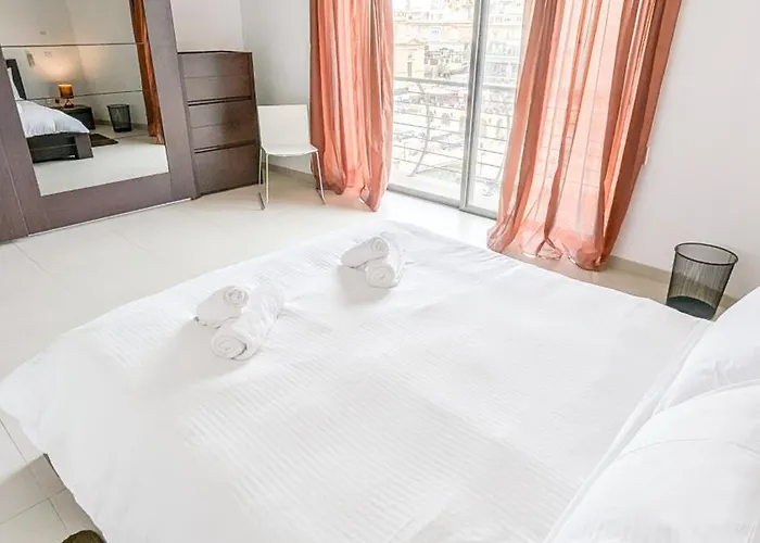 Apartment Luxurious Aparments - Chains Spinola Seafront *