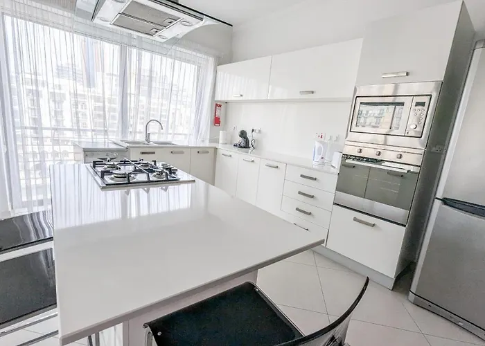 Luxurious Aparments - Chains Spinola Seafront Apartment Saint Julian's