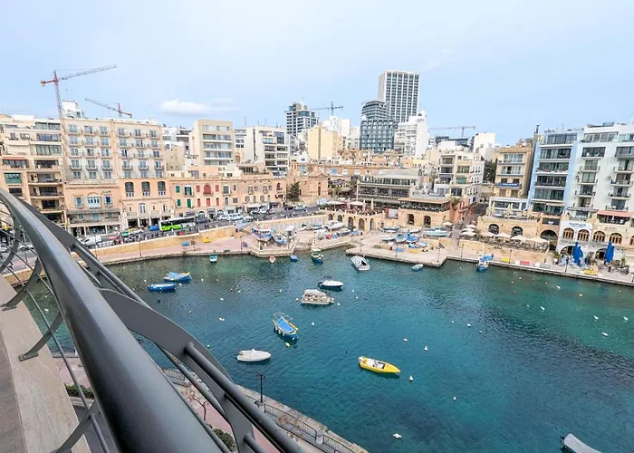 Luxurious Aparments - Chains Spinola Seafront Apartment