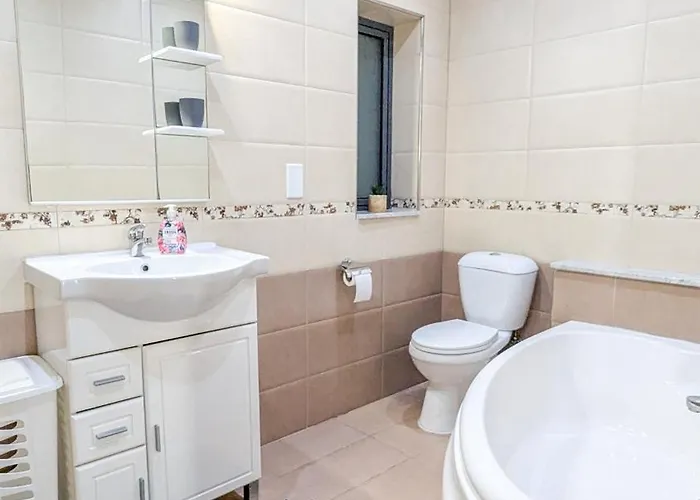 Luxurious Aparments - Chains Spinola Seafront Apartment *