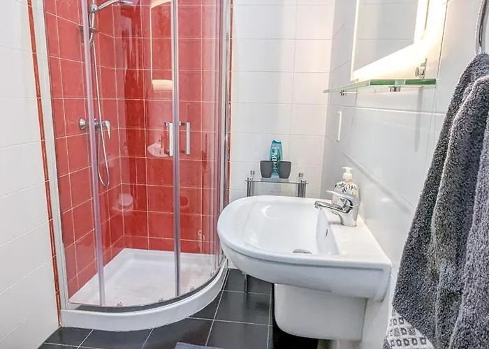 Luxurious Aparments - Chains Spinola Seafront *